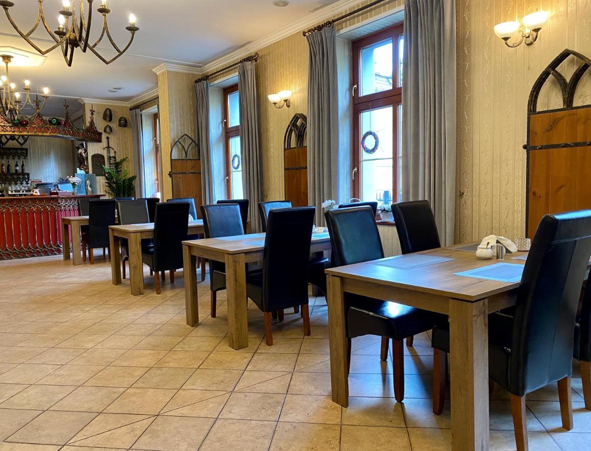 I Restauracja Castle 3*